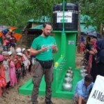 Help Dunya Brunnenbau. Mehrere hunderte Brunnen wurden schon Dank Euren Spenden erbaut und zahlreiche Menschen können sich daran bedienen. Durch den Bau eines Brunnens unterstützt Ihr nicht nur die Arbeitswirtschaft sondern auch die Bildung der jüngeren, da sie statt Wasser zu schleppen, die Schule besuchen können. Help Dunya Brunnenbau