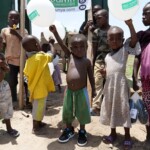 hHelp Dunya Brunnenbau Mehrere hunderte Brunnen wurden schon Dank Euren Spenden erbaut und zahlreiche Menschen können sich daran bedienen. Durch den Bau eines Brunnens unterstützt Ihr nicht nur die Arbeitswirtschaft sondern auch die Bildung der jüngeren, da sie statt Wasser zu schleppen, die Schule besuchen können. Help Dunya Brunnenbau