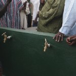 hHelp Dunya Brunnenbau Mehrere hunderte Brunnen wurden schon Dank Euren Spenden erbaut und zahlreiche Menschen können sich daran bedienen. Durch den Bau eines Brunnens unterstützt Ihr nicht nur die Arbeitswirtschaft sondern auch die Bildung der jüngeren, da sie statt Wasser zu schleppen, die Schule besuchen können. Help Dunya Brunnenbau