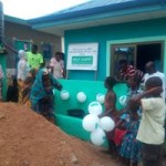 Help Dunya Brunnenbau. Mehrere hunderte Brunnen wurden schon Dank Euren Spenden erbaut und zahlreiche Menschen können sich daran bedienen. Durch den Bau eines Brunnens unterstützt Ihr nicht nur die Arbeitswirtschaft sondern auch die Bildung der jüngeren, da sie statt Wasser zu schleppen, die Schule besuchen können. Help Dunya Brunnenbau