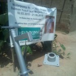 hHelp Dunya Brunnenbau Mehrere hunderte Brunnen wurden schon Dank Euren Spenden erbaut und zahlreiche Menschen können sich daran bedienen. Durch den Bau eines Brunnens unterstützt Ihr nicht nur die Arbeitswirtschaft sondern auch die Bildung der jüngeren, da sie statt Wasser zu schleppen, die Schule besuchen können. Help Dunya Brunnenbau