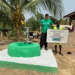 hHelp Dunya Brunnenbau Mehrere hunderte Brunnen wurden schon Dank Euren Spenden erbaut und zahlreiche Menschen können sich daran bedienen. Durch den Bau eines Brunnens unterstützt Ihr nicht nur die Arbeitswirtschaft sondern auch die Bildung der jüngeren, da sie statt Wasser zu schleppen, die Schule besuchen können.v Help Dunya Brunnenbau