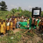 hHelp Dunya Brunnenbau Mehrere hunderte Brunnen wurden schon Dank Euren Spenden erbaut und zahlreiche Menschen können sich daran bedienen. Durch den Bau eines Brunnens unterstützt Ihr nicht nur die Arbeitswirtschaft sondern auch die Bildung der jüngeren, da sie statt Wasser zu schleppen, die Schule besuchen können. Help Dunya Brunnenbau