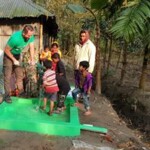 Help Dunya Brunnenbau . Mehrere hunderte Brunnen wurden schon Dank Euren Spenden erbaut und zahlreiche Menschen können sich daran bedienen. Durch den Bau eines Brunnens unterstützt Ihr nicht nur die Arbeitswirtschaft sondern auch die Bildung der jüngeren, da sie statt Wasser zu schleppen, die Schule besuchen können. Help Dunya Brunnenbau