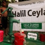 Help Dunya Brunnenbau. Mehrere hunderte Brunnen wurden schon Dank Euren Spenden erbaut und zahlreiche Menschen können sich daran bedienen. Durch den Bau eines Brunnens unterstützt Ihr nicht nur die Arbeitswirtschaft sondern auch die Bildung der jüngeren, da sie statt Wasser zu schleppen, die Schule besuchen können. Help Dunya Brunnenbau