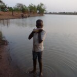 Help Dunya Brunnenbau. Mehrere hunderte Brunnen wurden schon Dank Euren Spenden erbaut und zahlreiche Menschen können sich daran bedienen. Durch den Bau eines Brunnens unterstützt Ihr nicht nur die Arbeitswirtschaft sondern auch die Bildung der jüngeren, da sie statt Wasser zu schleppen, die Schule besuchen können. Help Dunya Brunnenbau